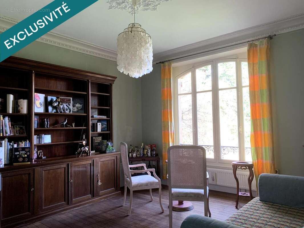 Maison 274 m² à Lons-Le-Saunier  - photo 9