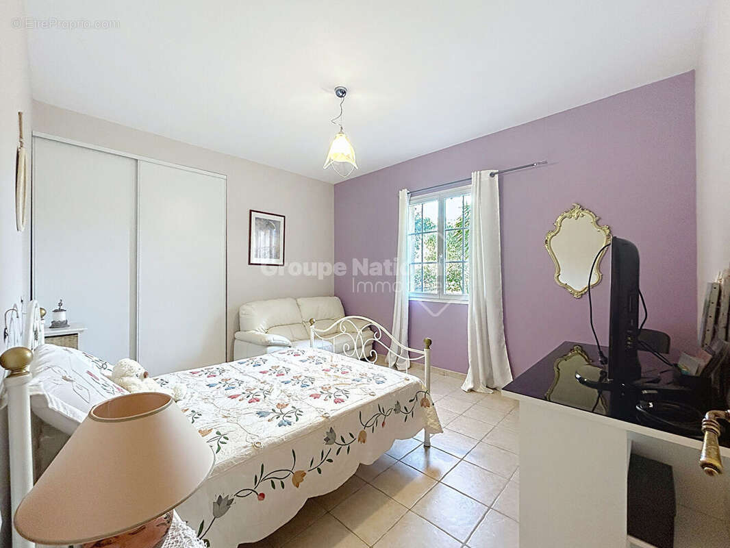 Maison à SAINT-RESTITUT