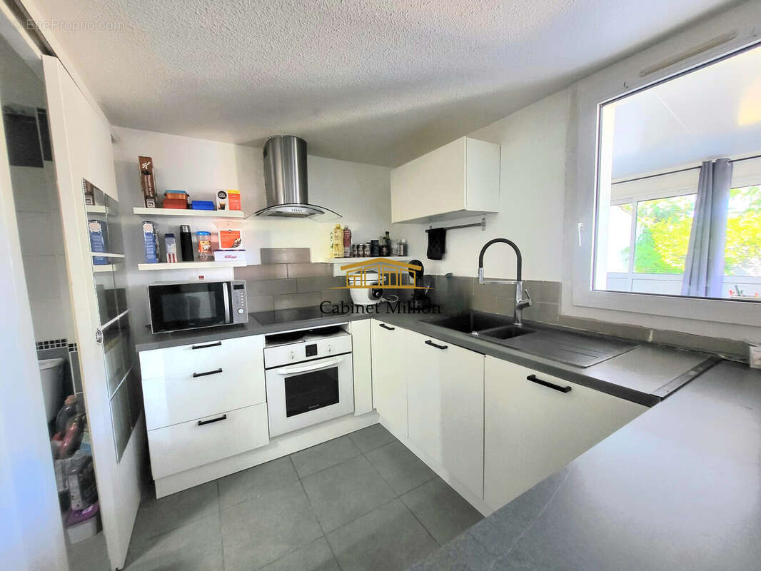 Maison à VIC-LA-GARDIOLE