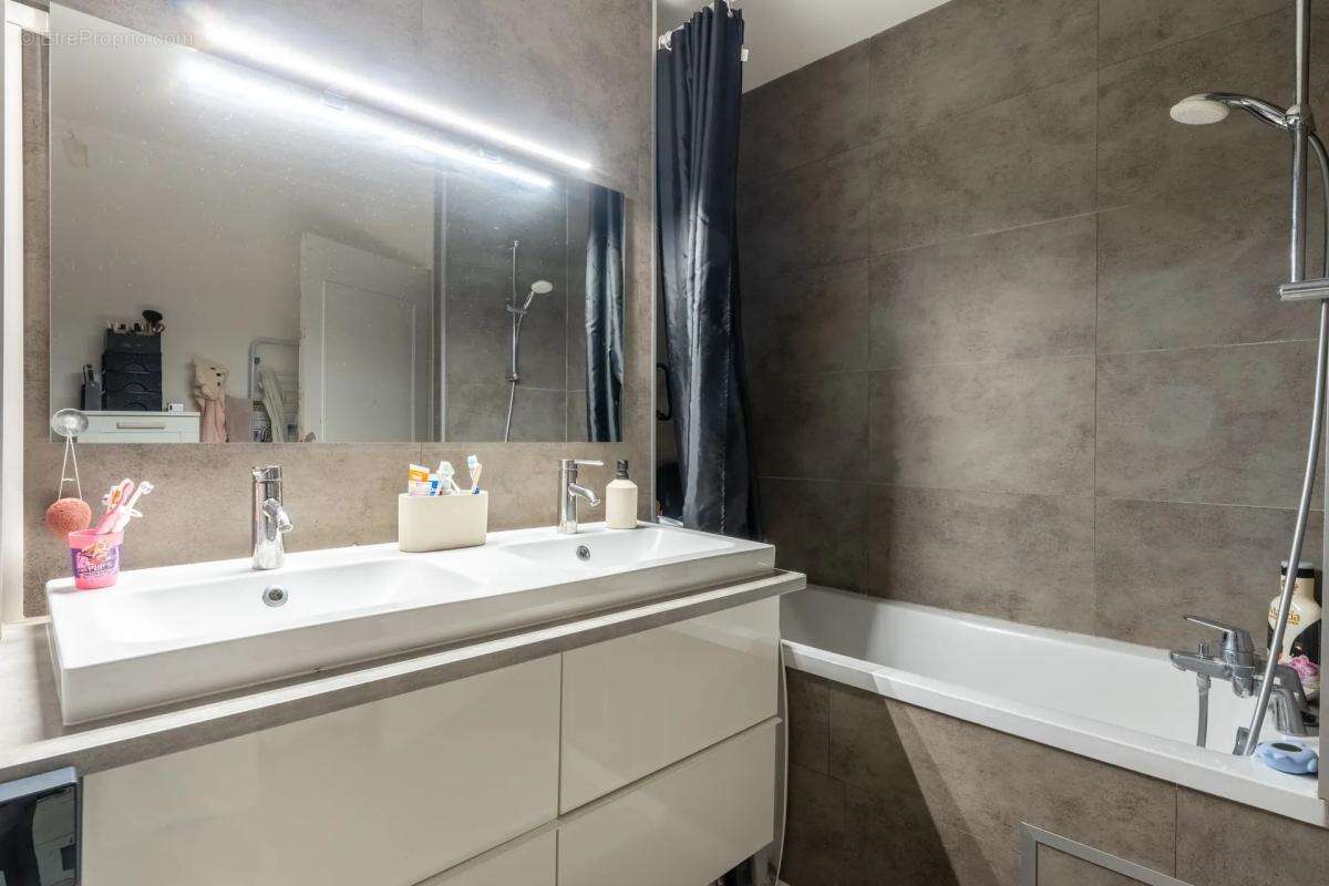 Appartement à MAURECOURT