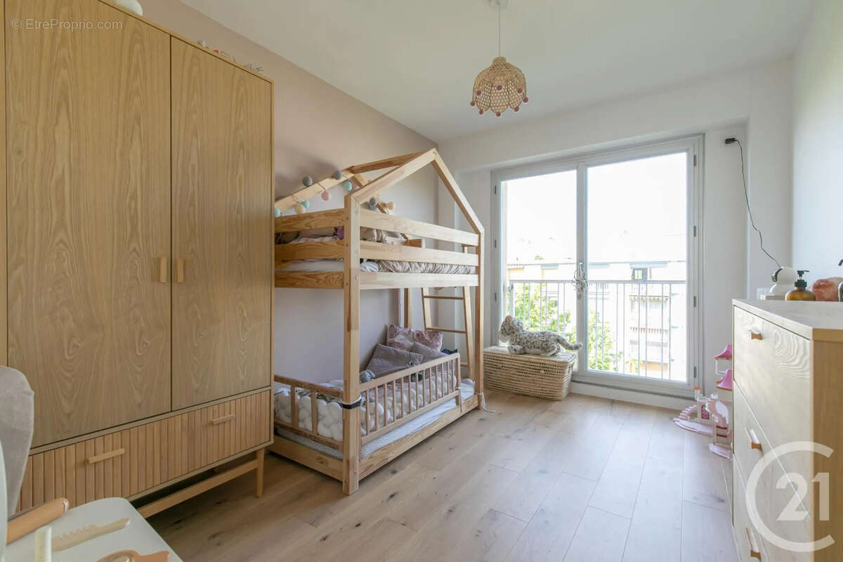 Appartement à SAINT-MAUR-DES-FOSSES