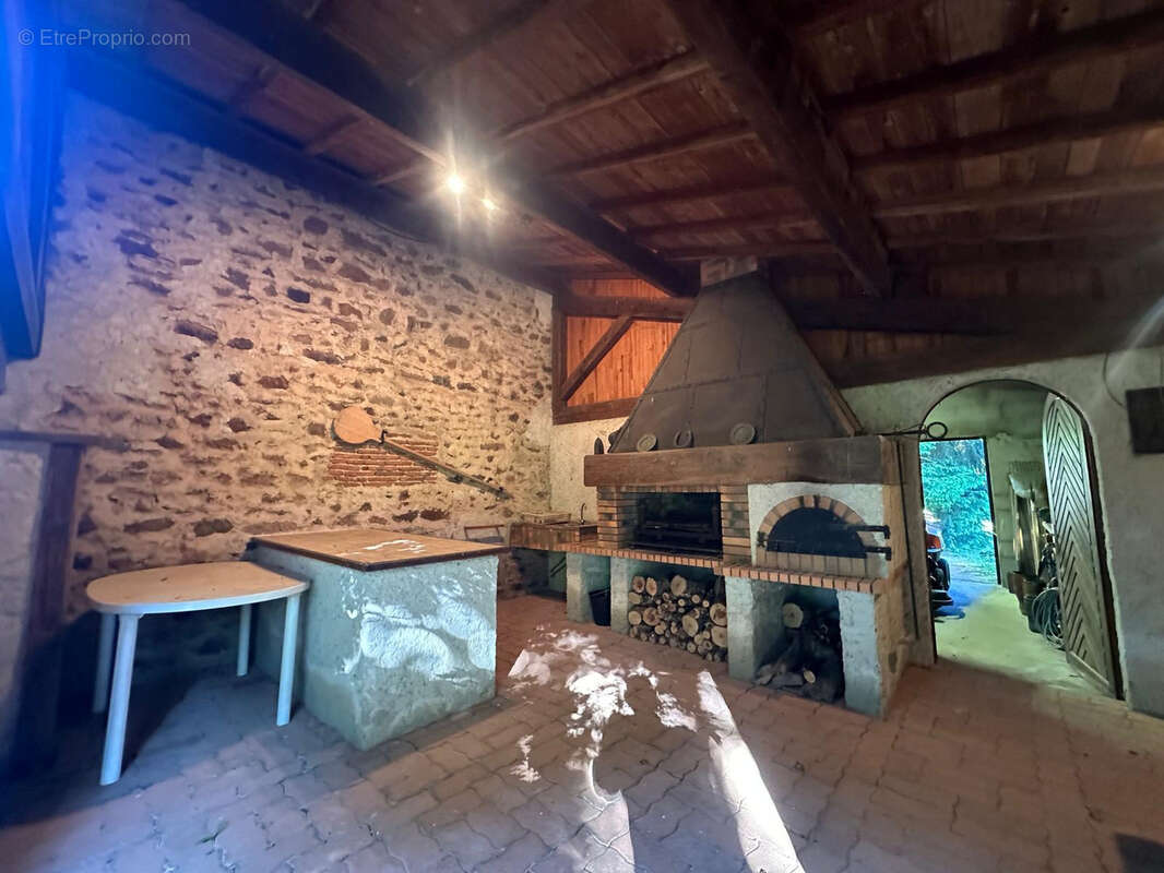 Maison à SAINT-BONNET-DES-QUARTS