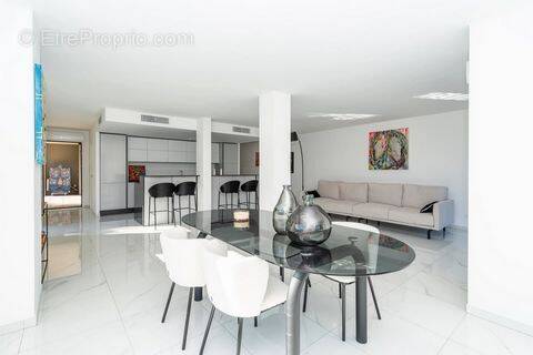 Appartement à ROQUEBRUNE-CAP-MARTIN