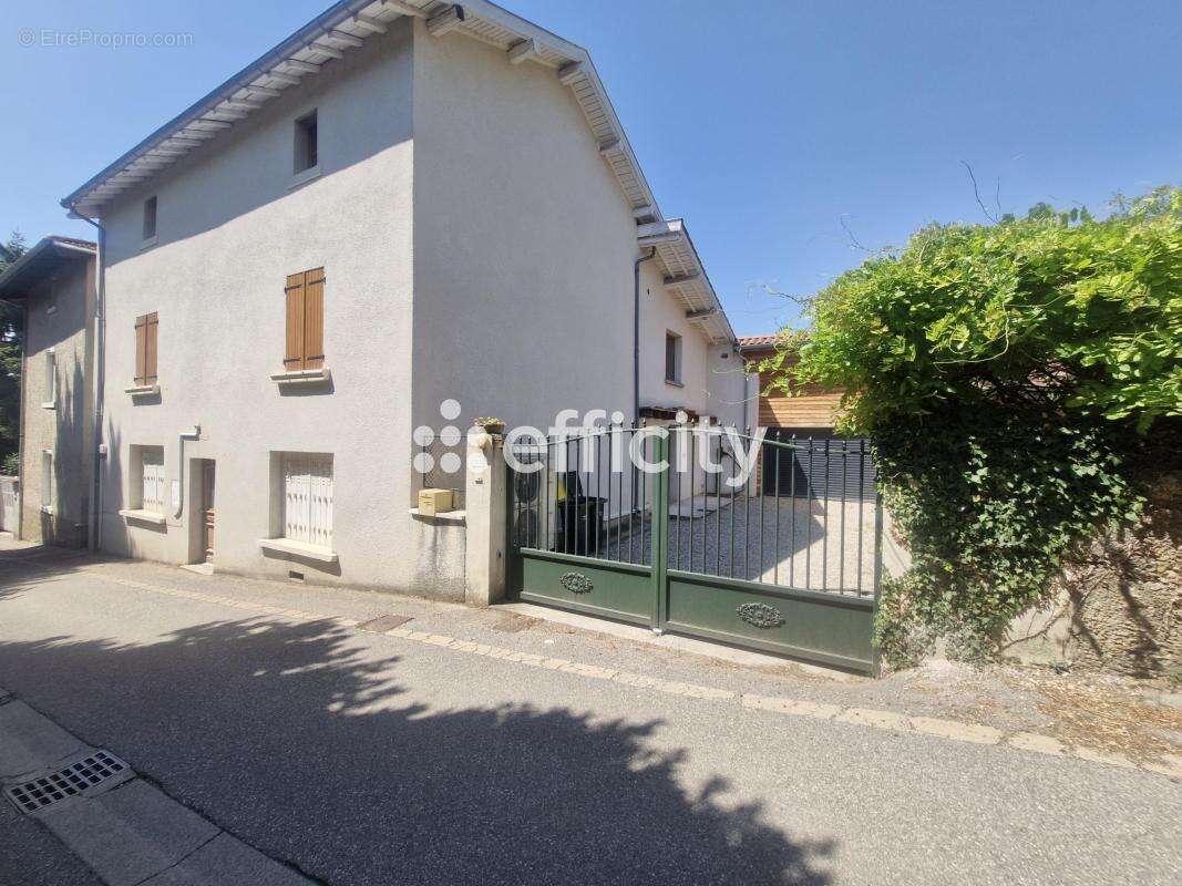Maison à VERNIOZ
