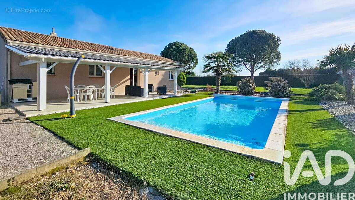 Photo 2 - Maison à MONTBETON