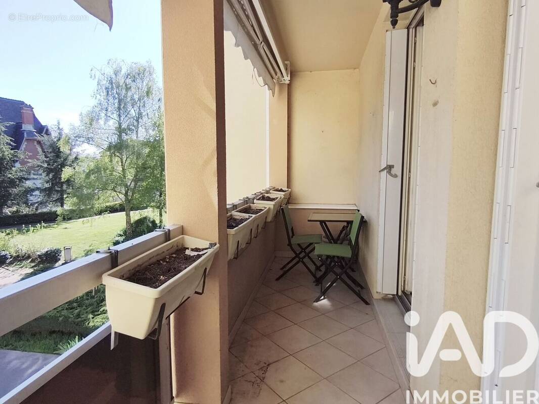 Photo 1 - Appartement à SAINT-PRIEST-EN-JAREZ