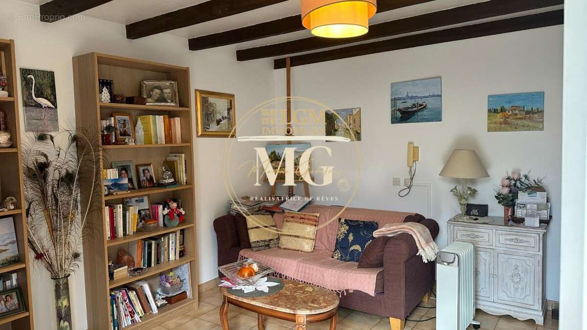 Appartement à MAUGUIO