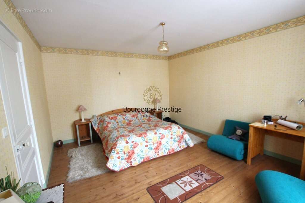 Maison à SENNECEY-LE-GRAND