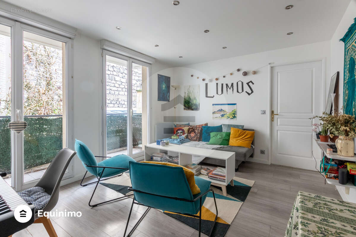 Appartement à LES LILAS