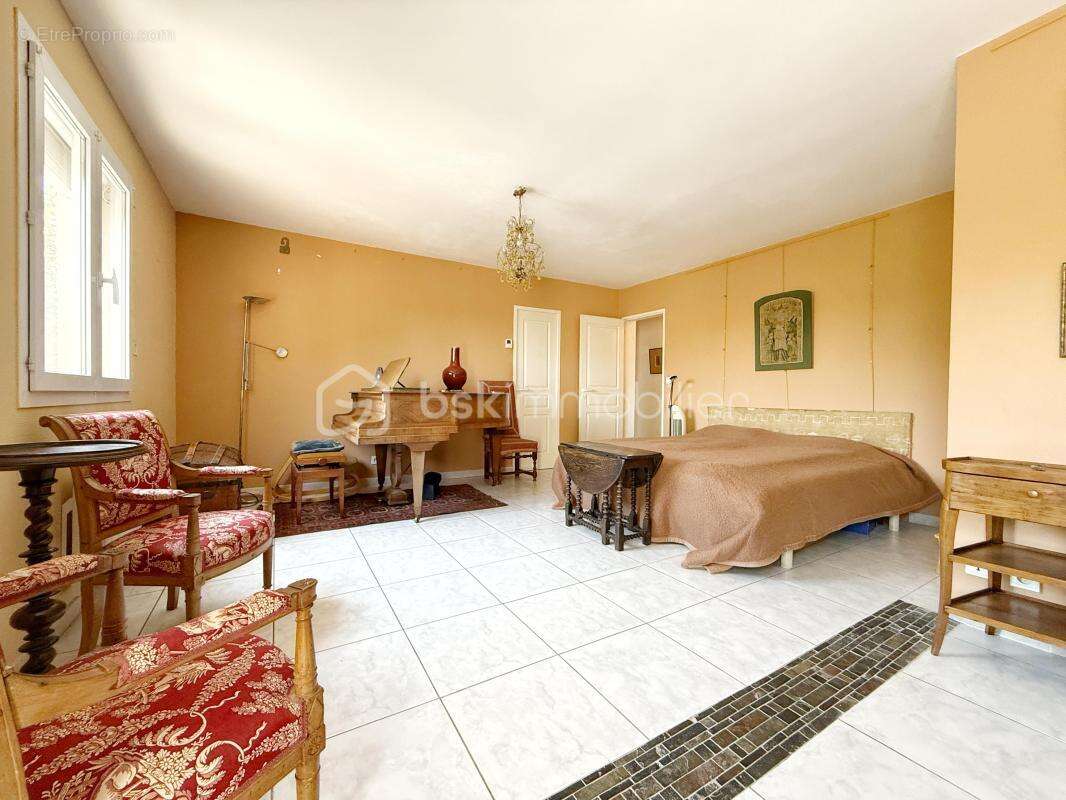 Colombiers – maison t4 de plain-pied – 148 m² – terrain de 999 m² – terrasses – véranda – atelier - photo 13