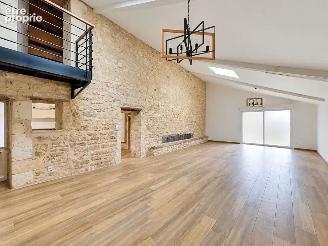 Saint-agnant - une maison de caractère de 220 m² aux beaux volumes, avec hangar et dépendances - photo 5