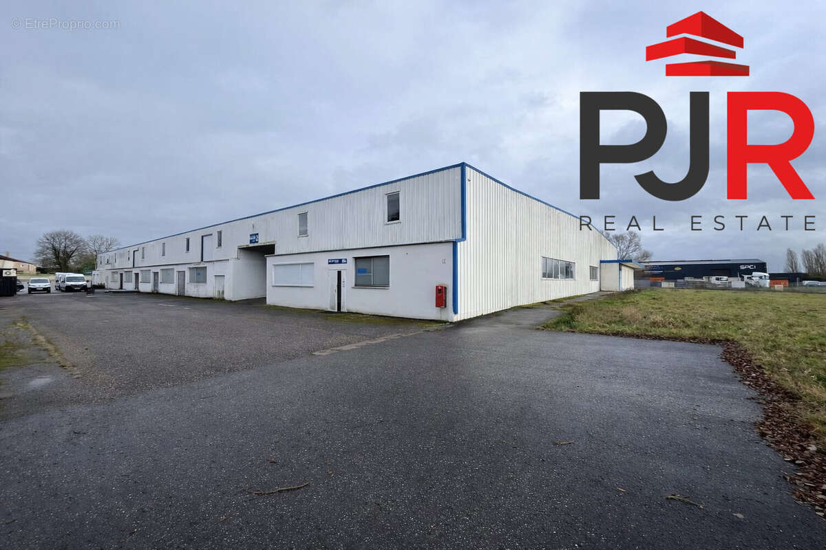 Commerce à LESMENILS