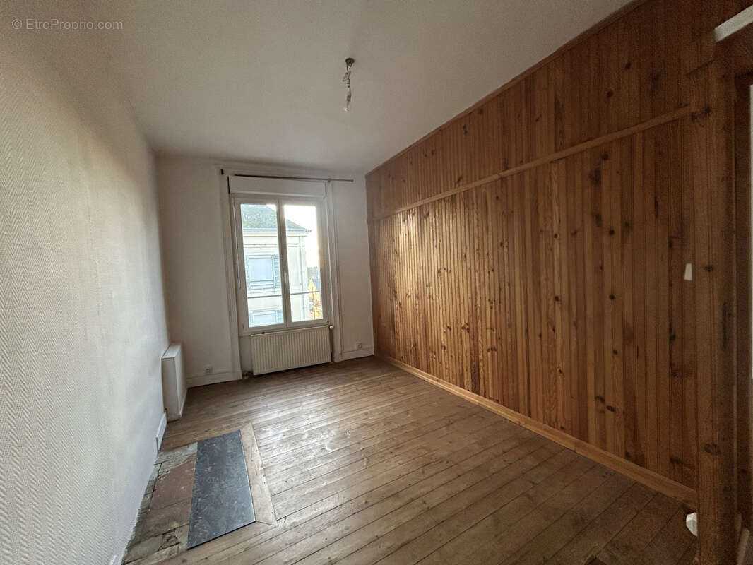 Appartement à LE MELE-SUR-SARTHE