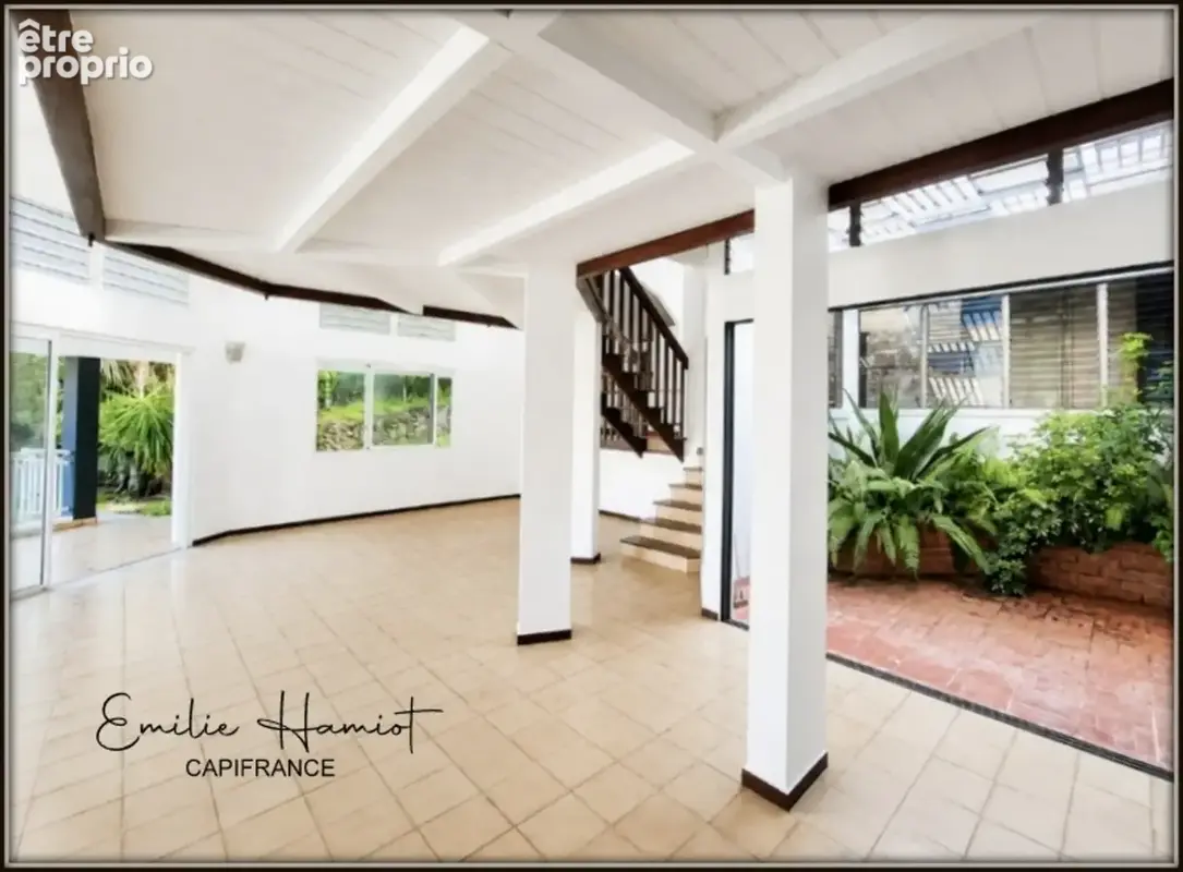 A vendre - Fort de France – Quartier Didier - Maison d'architecte – 7 Pièces – 4 Chambres + Petit T2 Indépendant - photo 4