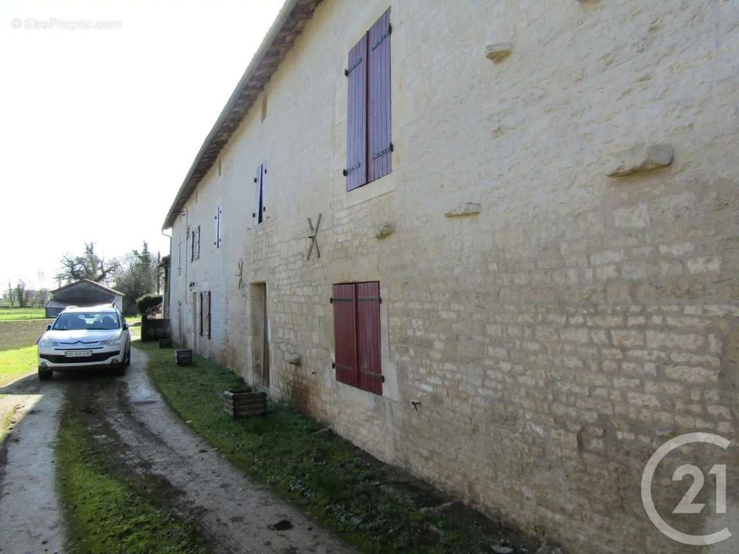 Maison à CAUNAY