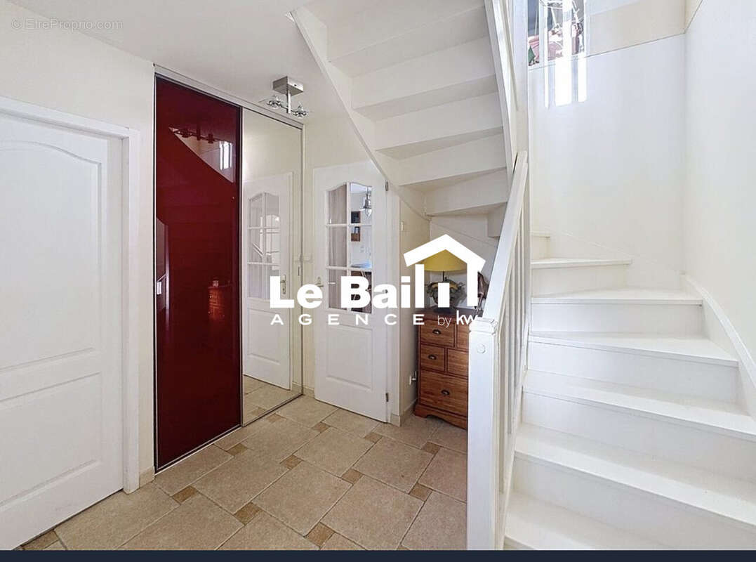 Maison 168 m² à Osny  - photo 6