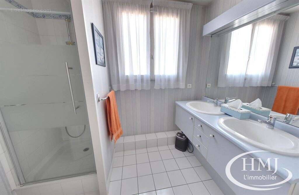 Maison 140 m² à Courcouronnes  - photo 8