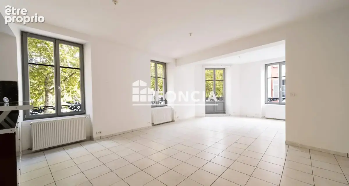 À VENDRE – Bel appartement F4 de 97 m² – À deux pas du centre-ville - photo 2