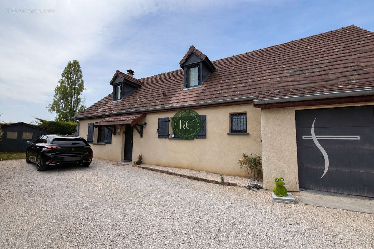 Maison à CRIMOLOIS