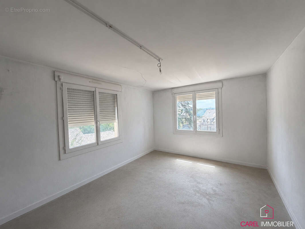 Spacieux T2 de 53m2 avec balcon, garage et possibilité de créer un 2nd appartement - photo 12
