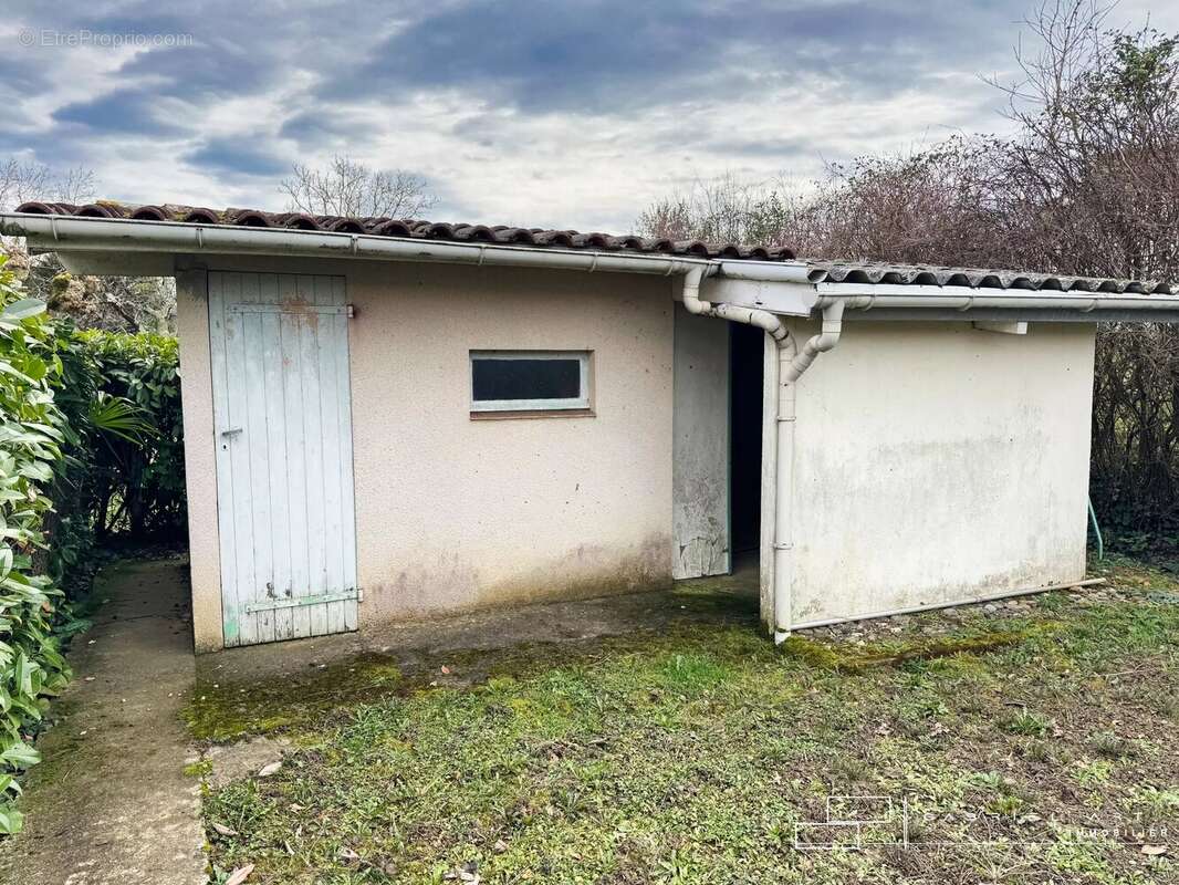 Maison à CASTERA-VERDUZAN