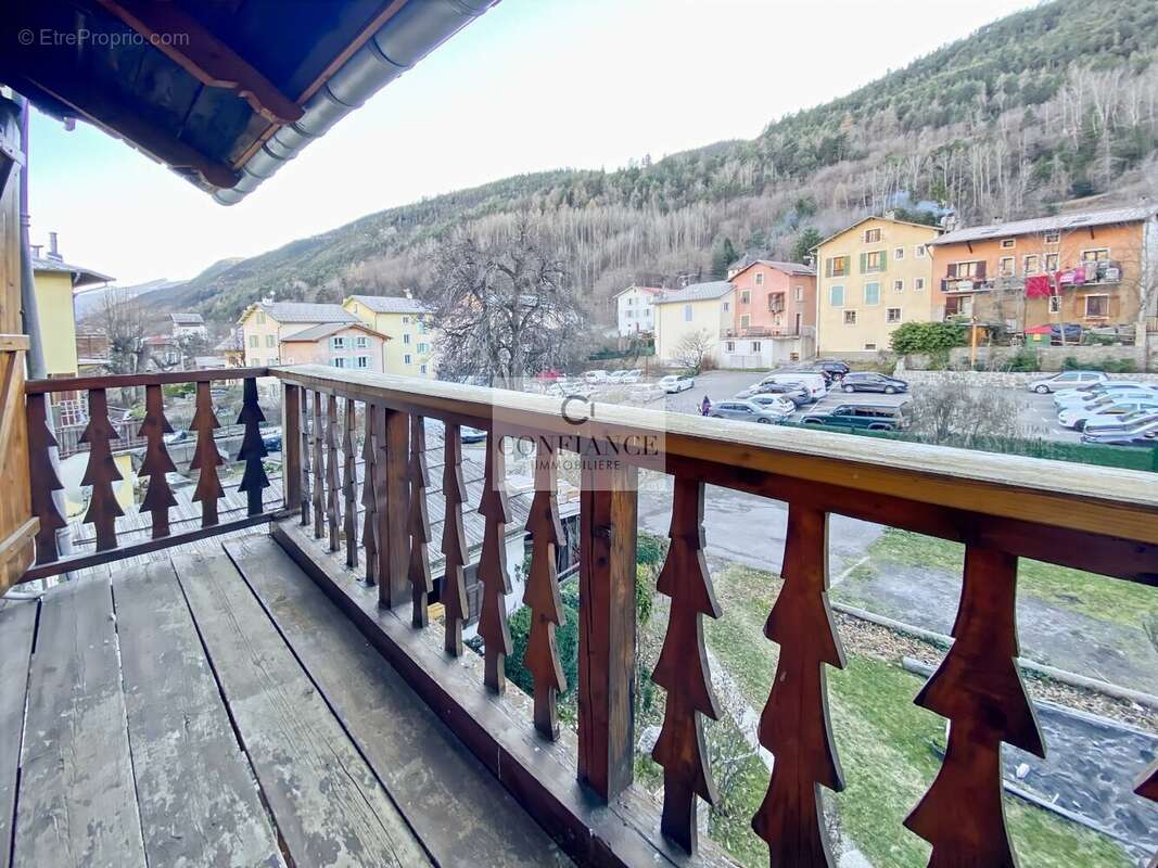 Appartement à SAINT-ETIENNE-DE-TINEE