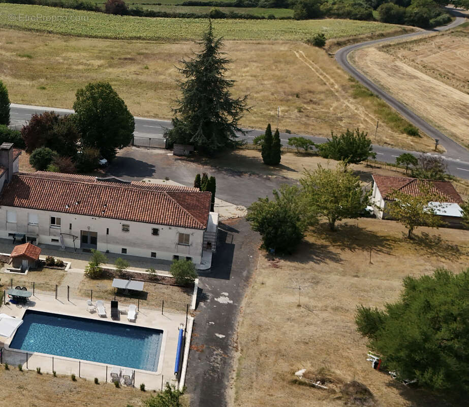 Maison à AUBETERRE-SUR-DRONNE