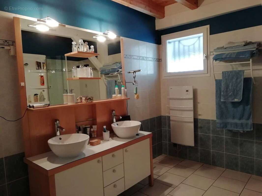 Maison à BRIZAMBOURG