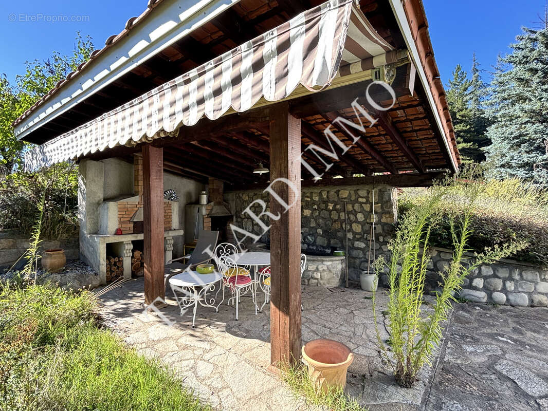 Maison à REMOLLON