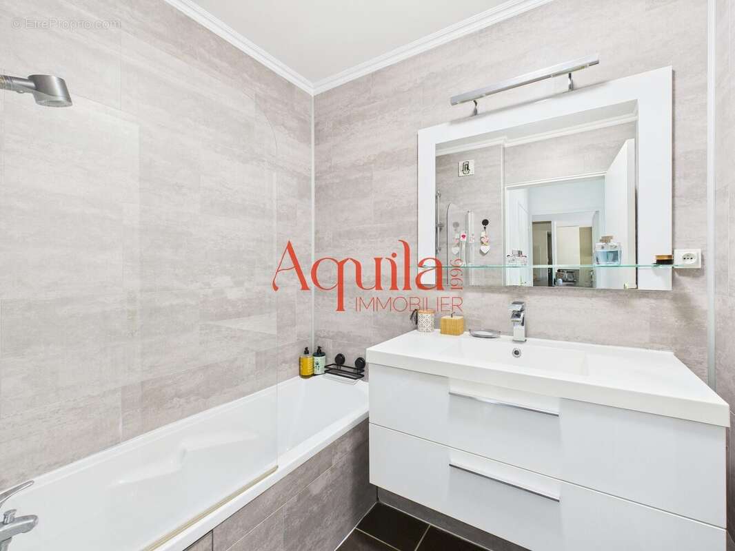 Appartement à MEYZIEU