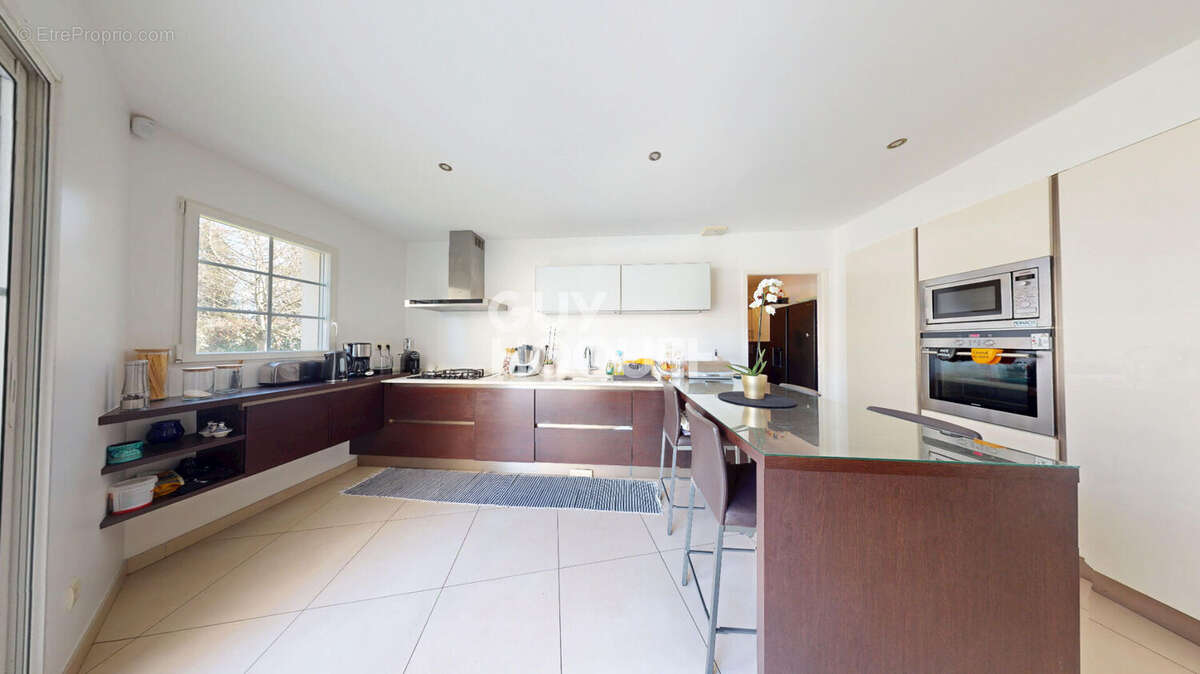 Maison à SAINT-CYR-SUR-LOIRE