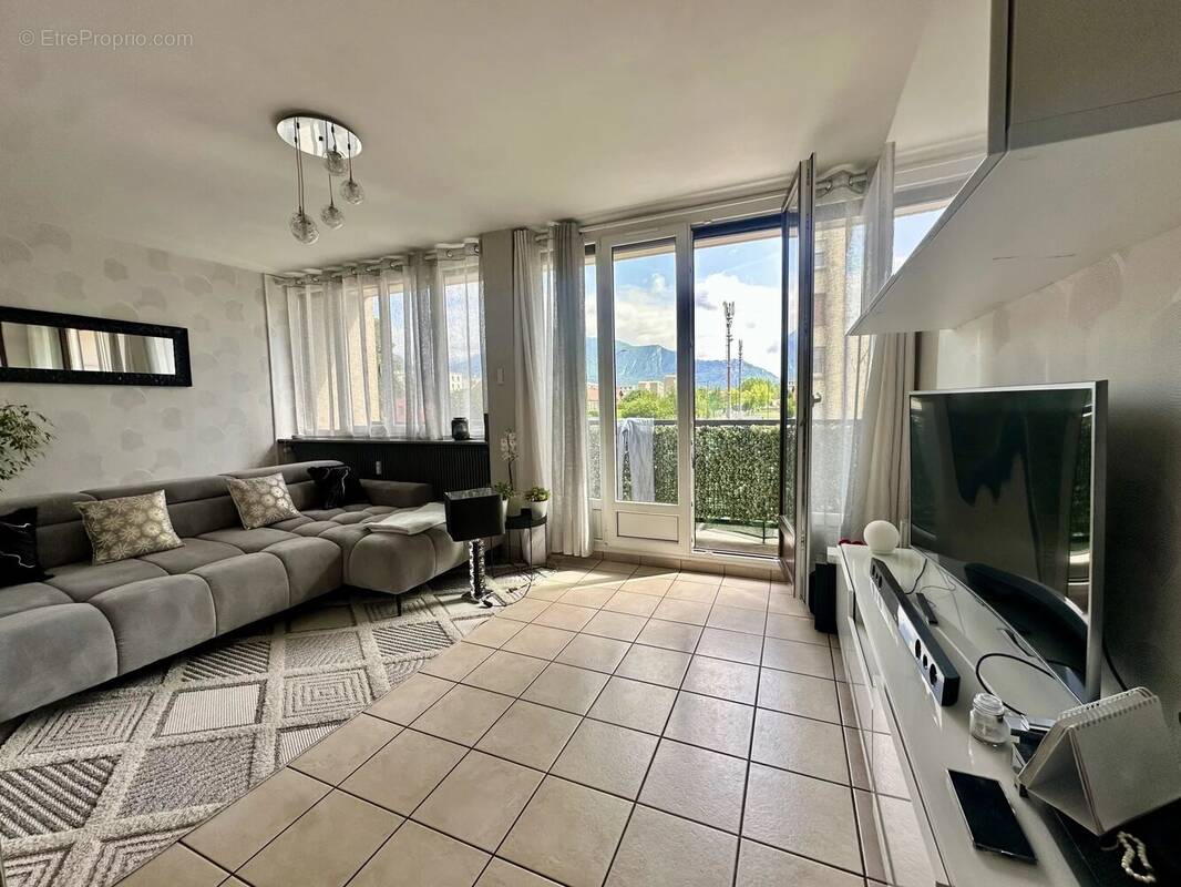 Appartement à FONTAINE