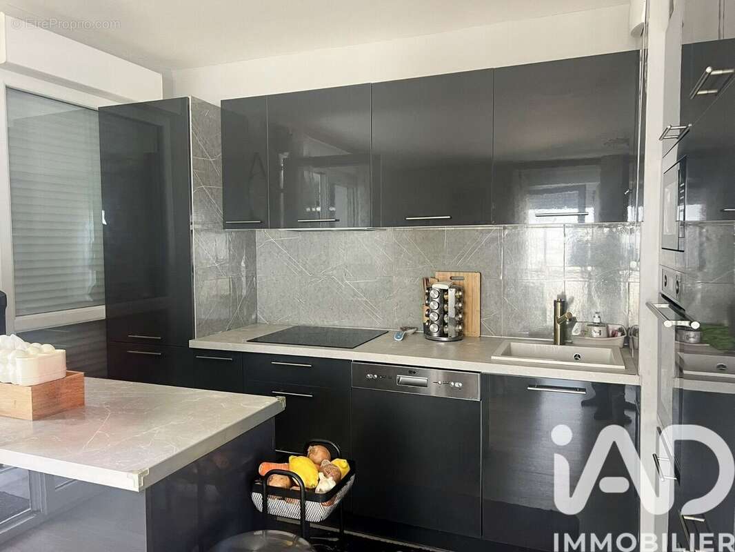 Appartement 65 m² à Romainville  - photo 3