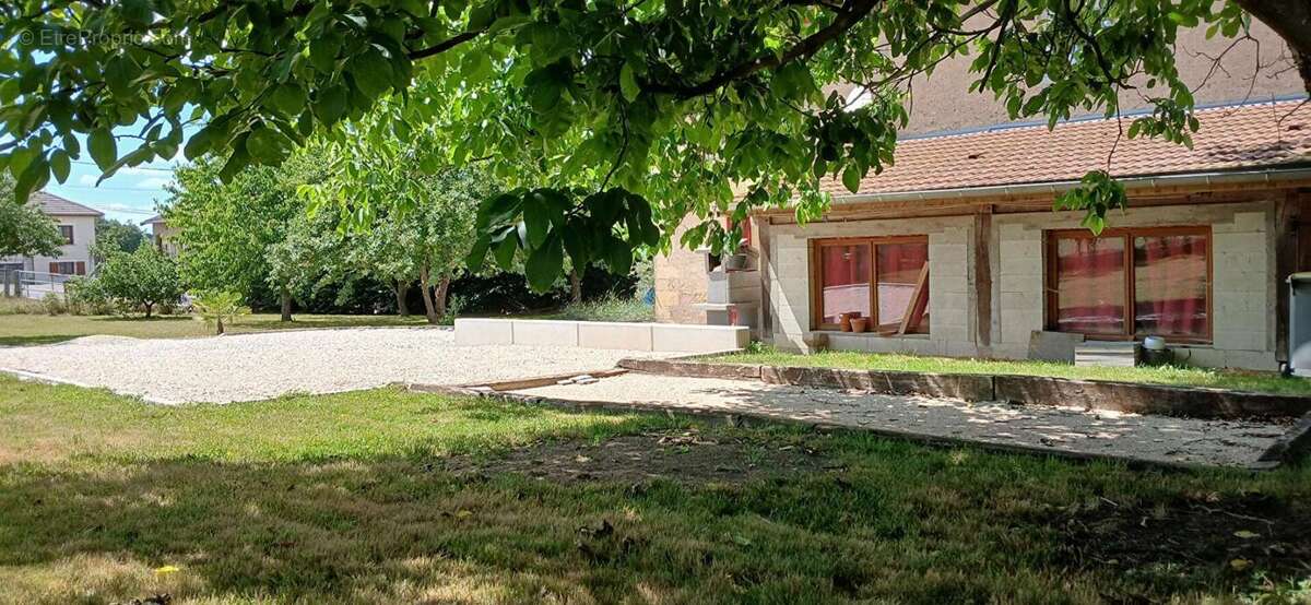 Maison à ANCHENONCOURT-ET-CHAZEL