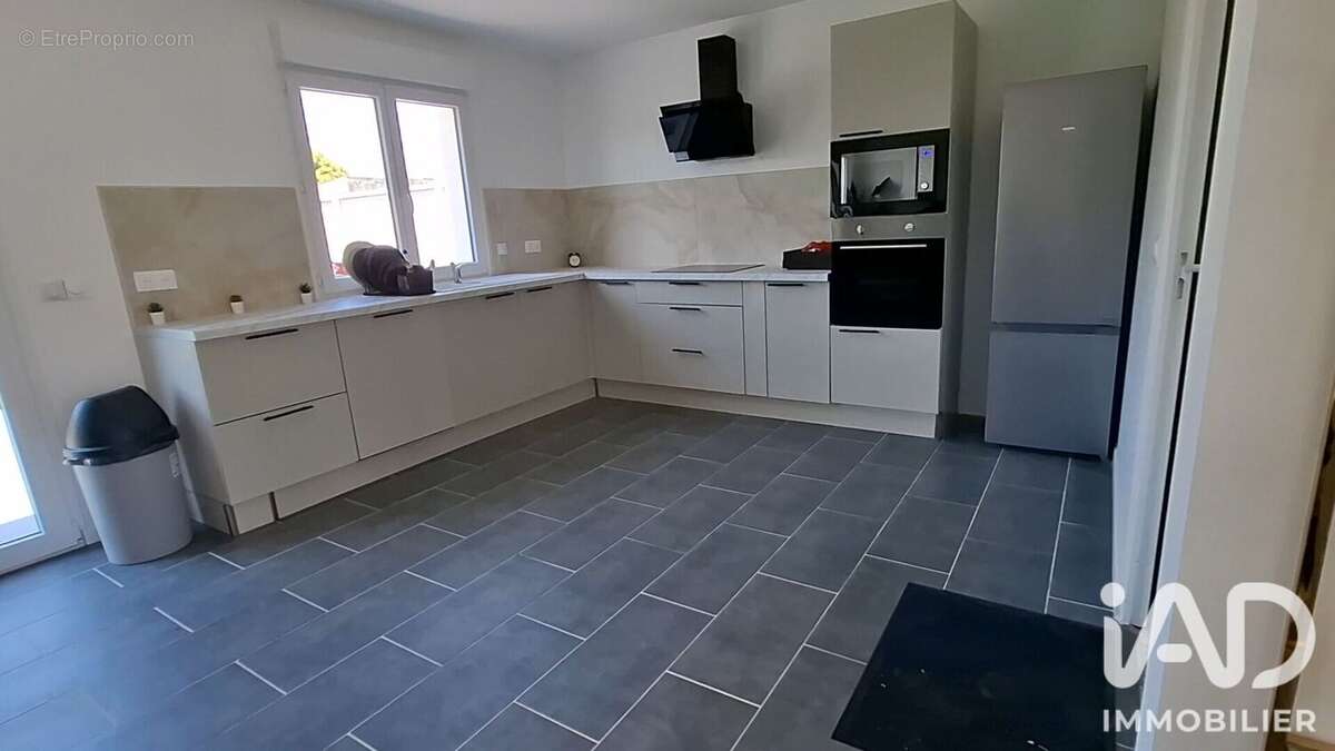 Maison 130 m² à Saulnieres  - photo 4