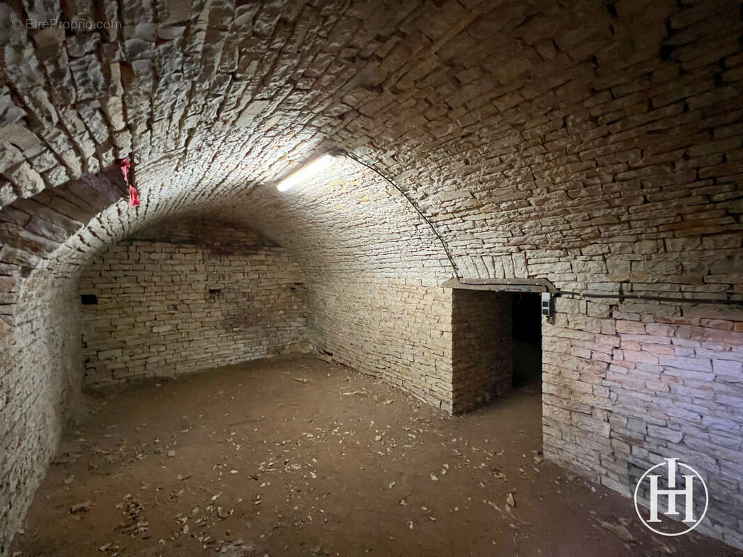 Maison à DUN-SUR-AURON