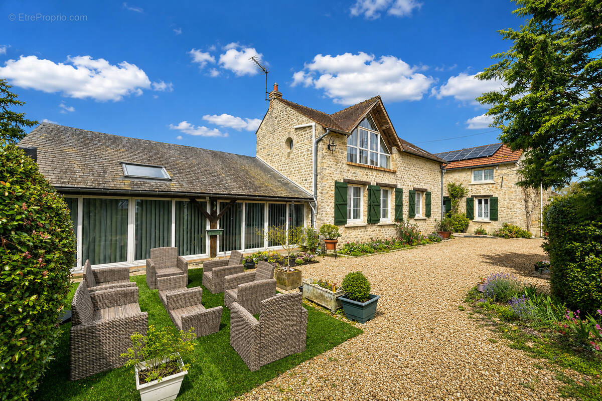 Maison à MEREVILLE