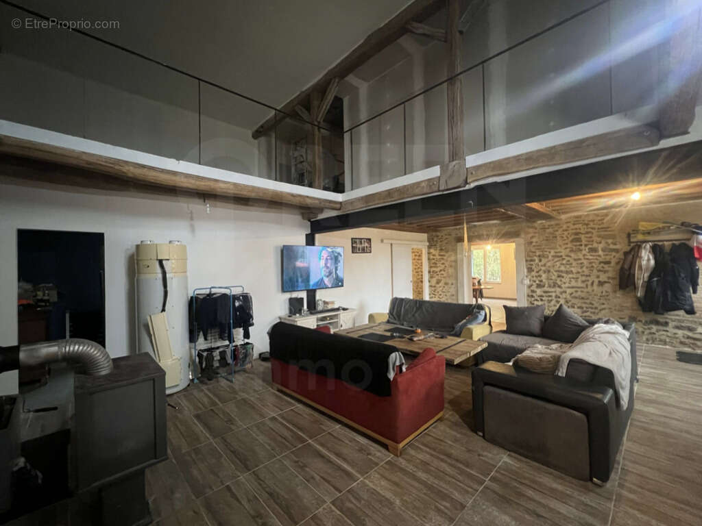 Maison à SAINT-AMAND-EN-PUISAYE