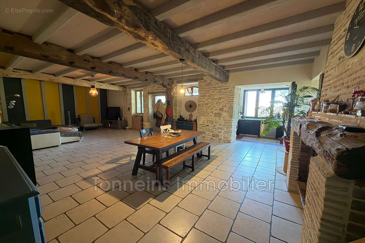 Maison 148 m² à Clairac  - photo 2
