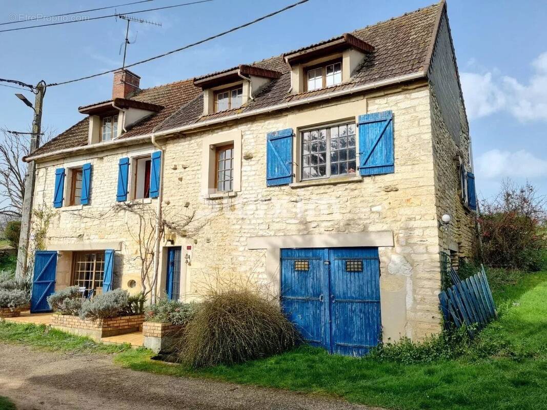 Maison à CUNCY-LES-VARZY