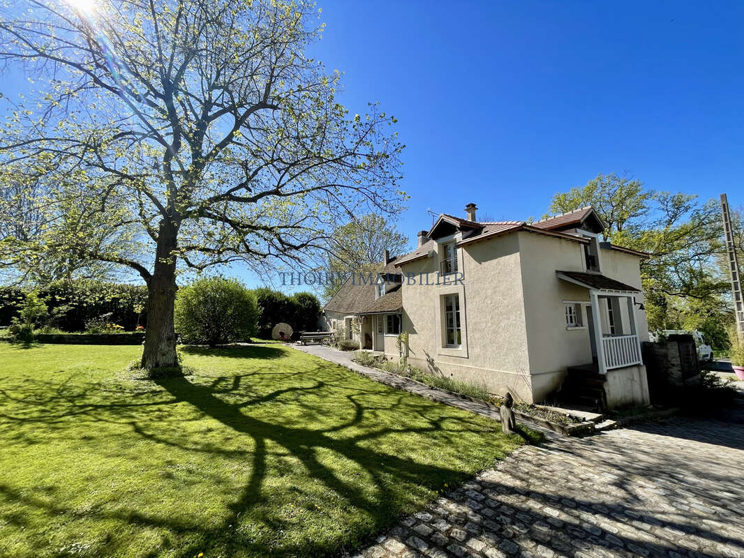 Maison à THOIRY