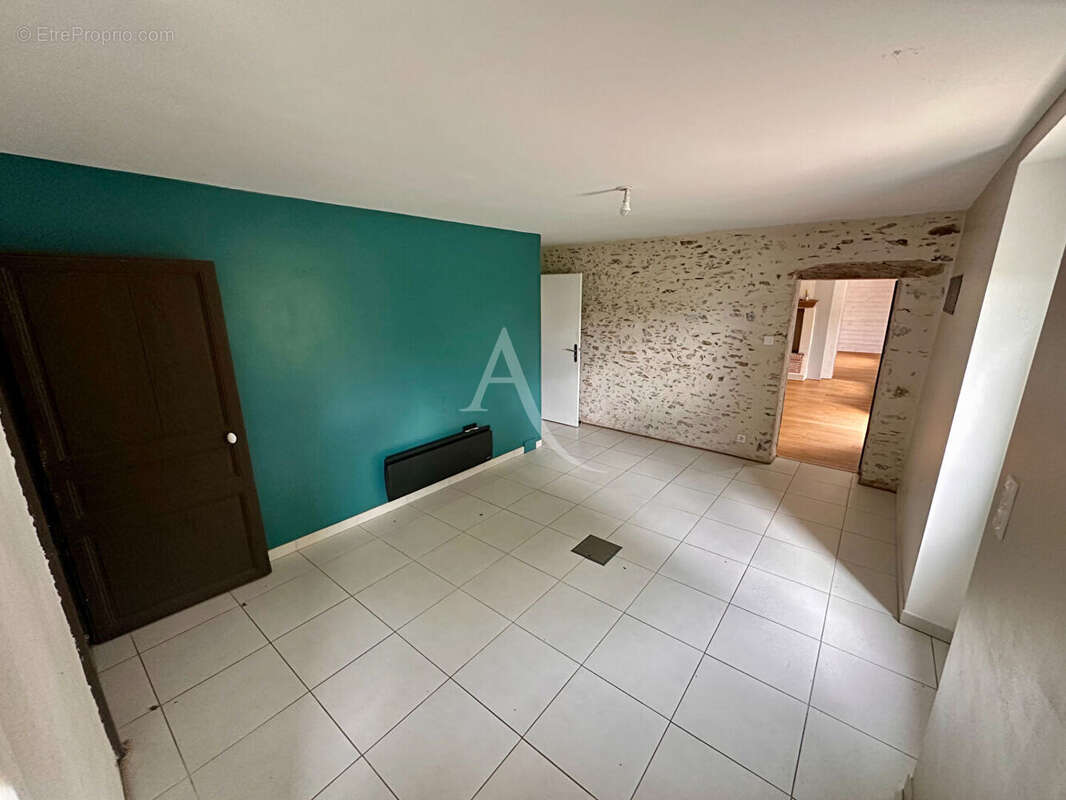 Maison à MOZE-SUR-LOUET