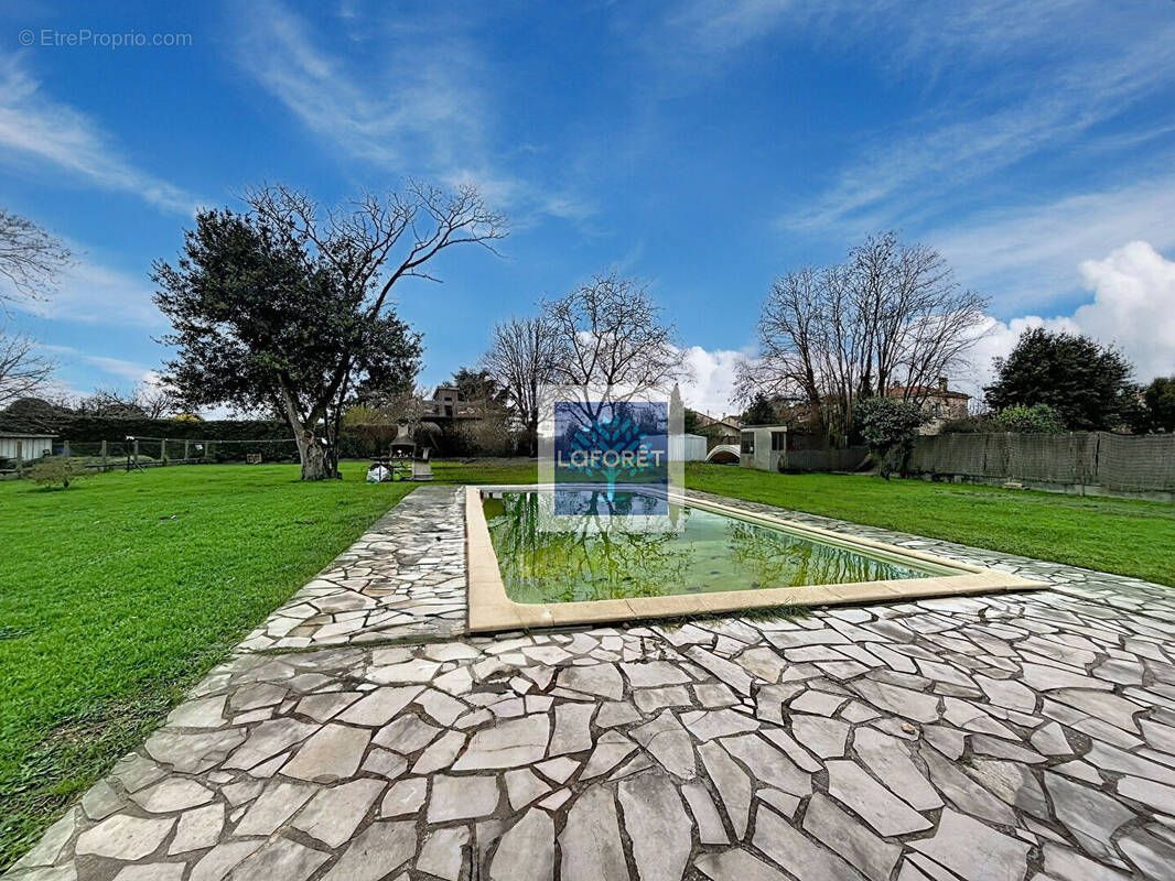 Maison à BAYON-SUR-GIRONDE