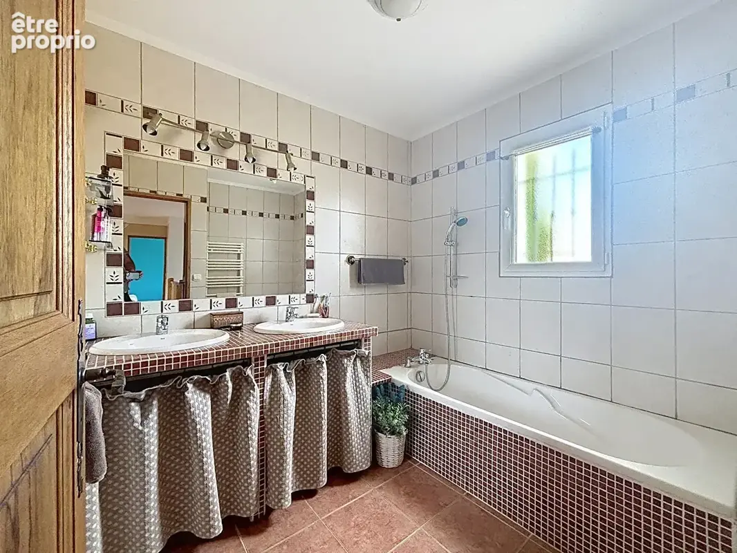Maison Gardanne 6 pièce(s) 130 m2 - photo 13