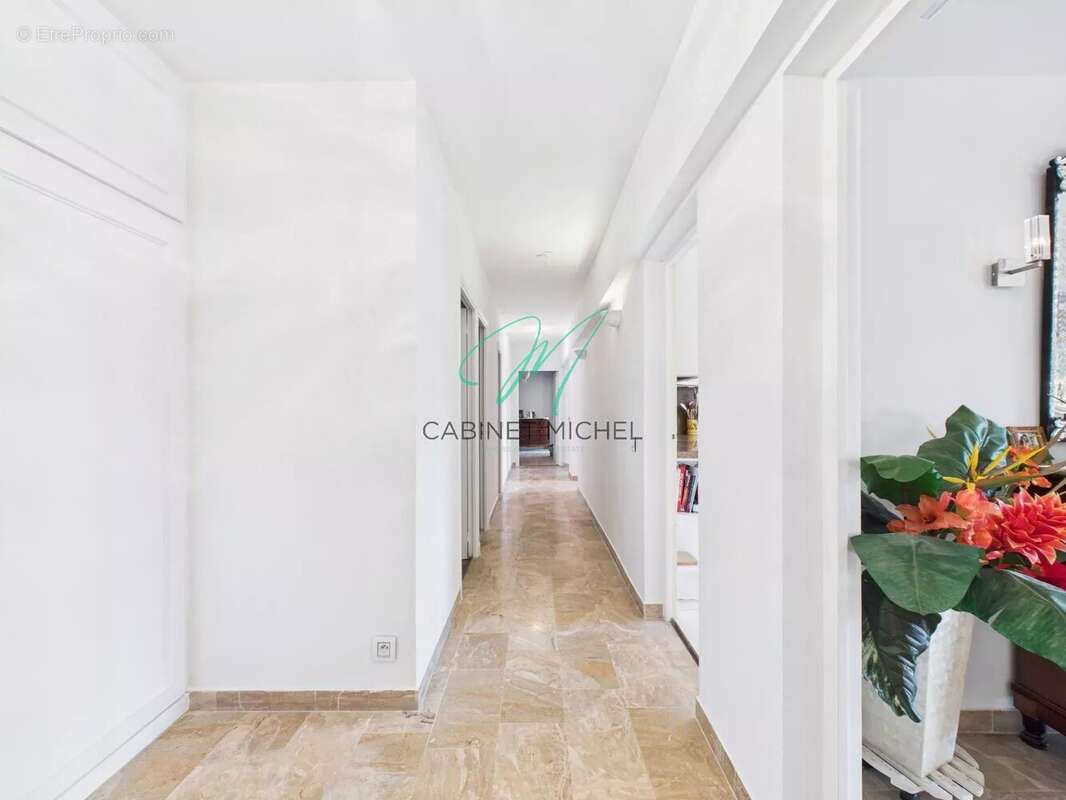 Appartement à MANDELIEU-LA-NAPOULE