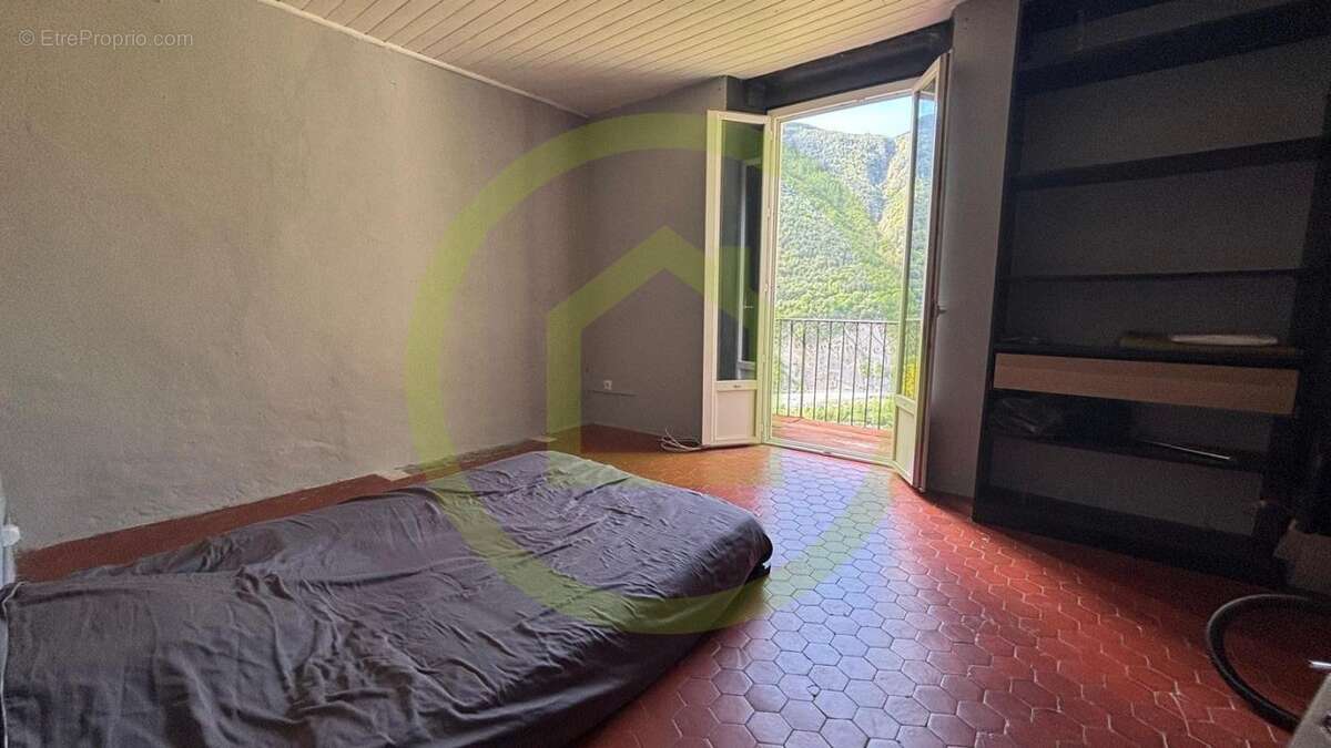 Maison à TOUET-SUR-VAR