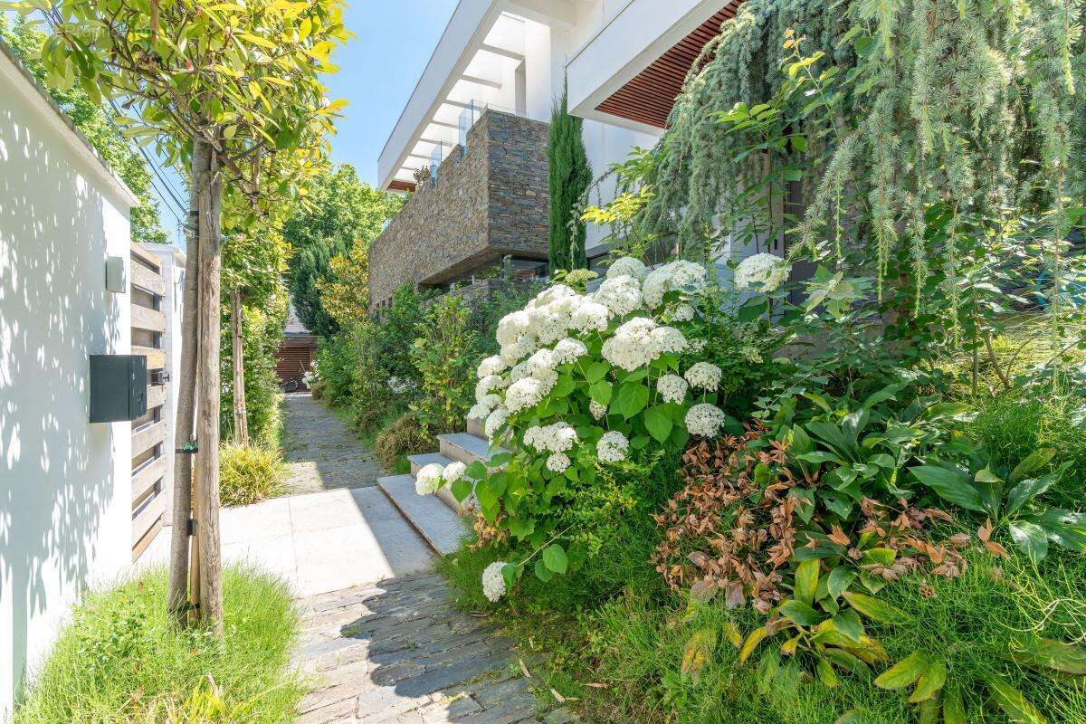 Maison à SAINT-MAUR-DES-FOSSES