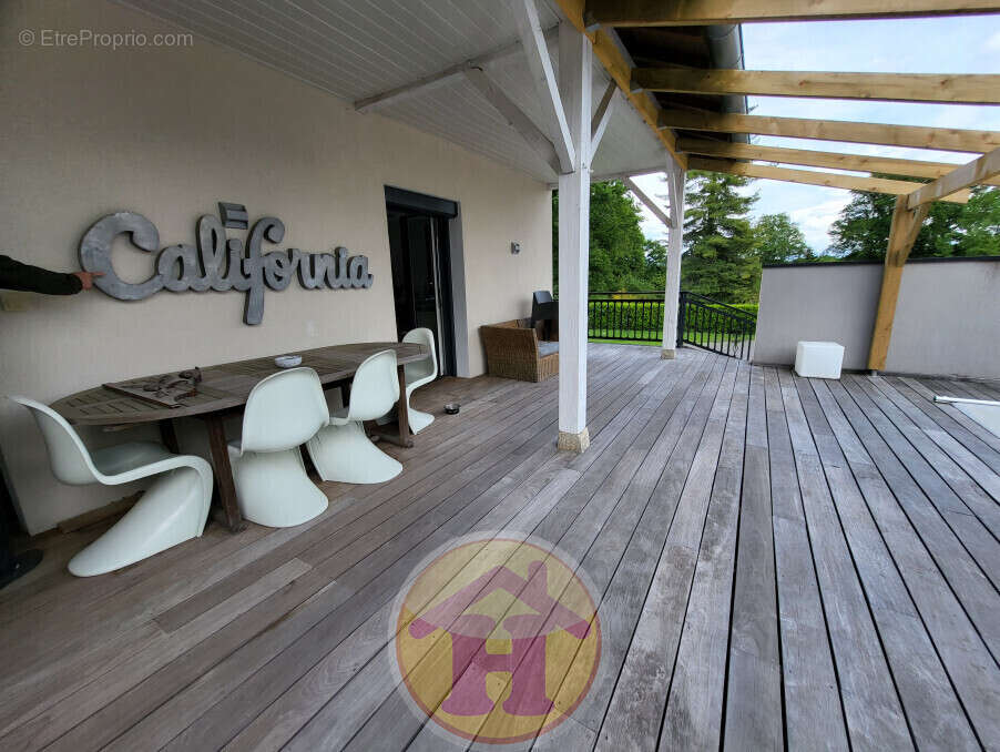 Maison à SAINT-VICTURNIEN