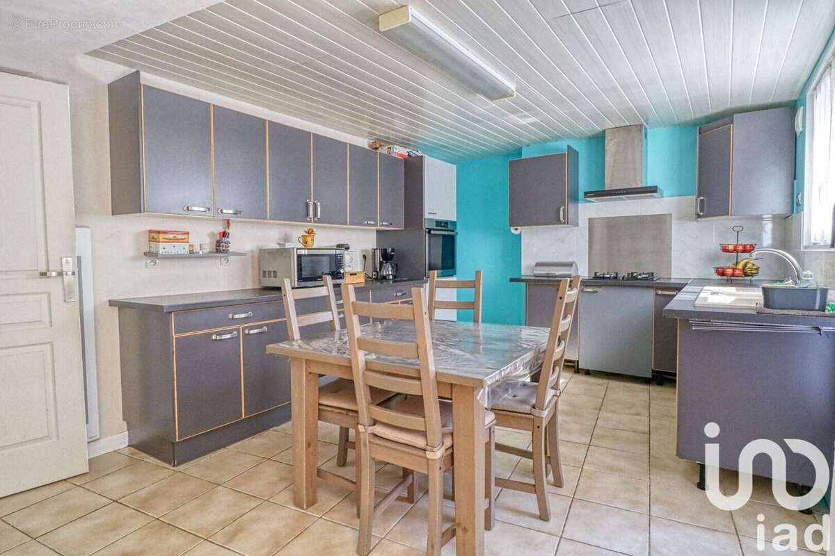 Maison 112 m² à Bethemont-La-Foret  - photo 6