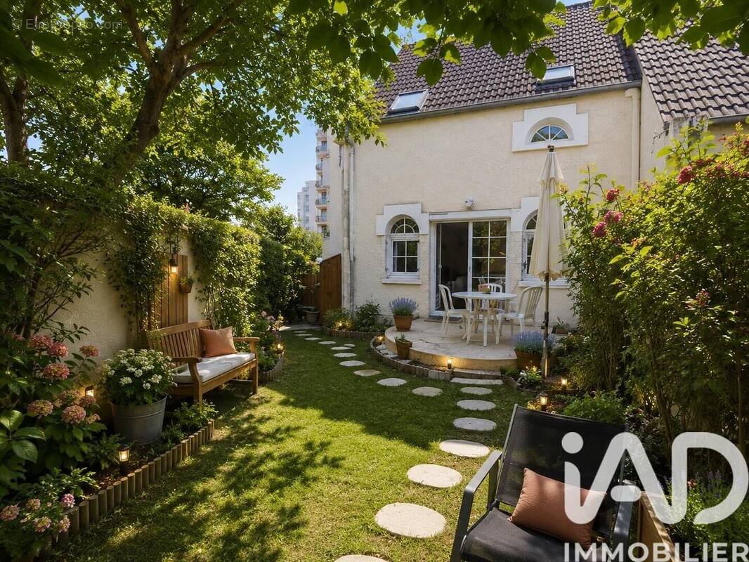 Photo 1 - Maison à LE MEE-SUR-SEINE